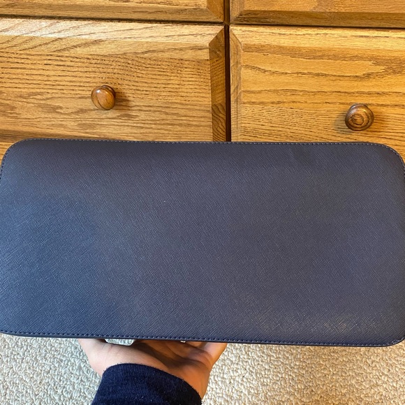 Michael Kors Jet Set Tote - Picture 3 of 5